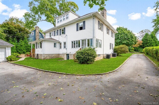 Building Photo - 20 Elk Ave