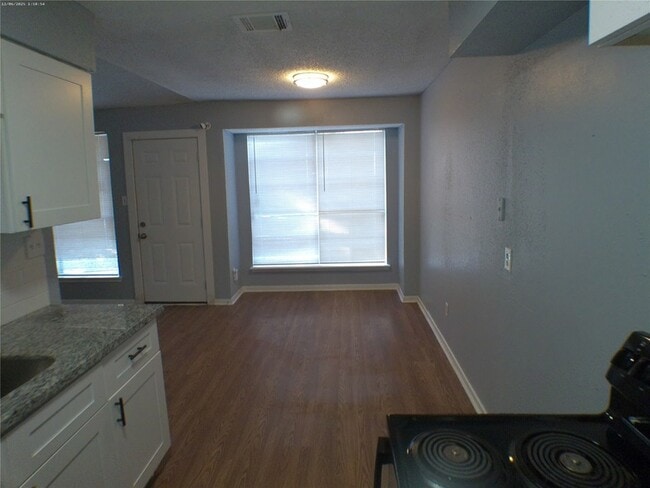 Building Photo - 15914 Willbriar Ln