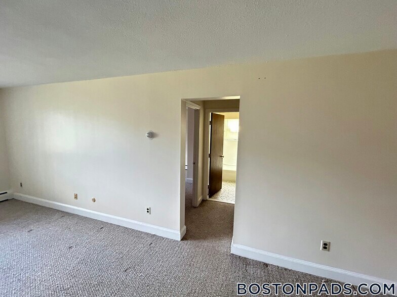 Building Photo - 8 Brattle Dr