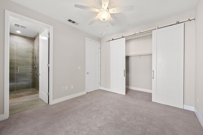 Building Photo - 4417 Paxton Pl