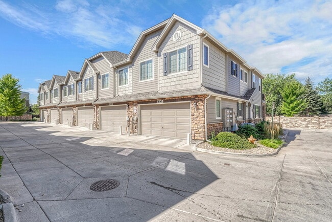 Building Photo - $2,699 - 2 Bed, 2.5 Bath Condo in Centenni...