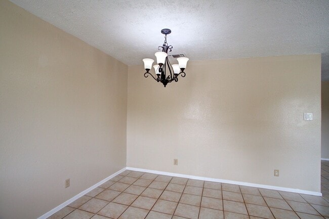 Building Photo - N. Cooper Duplex