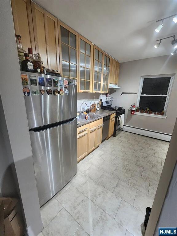 Building Photo - 68 E Main St