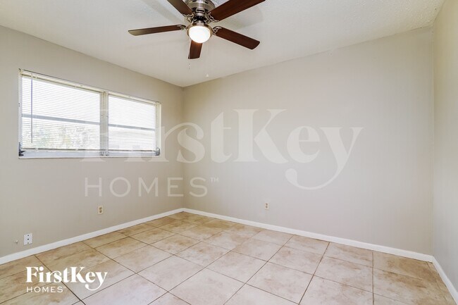 Building Photo - 1802 Ridgecrest St