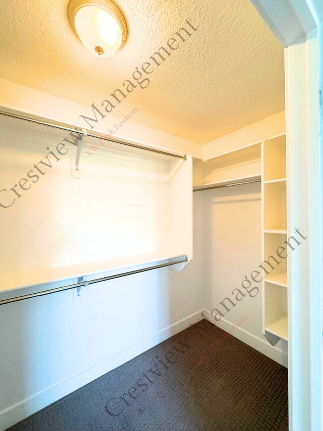 Building Photo - 4883 N Nile Dr