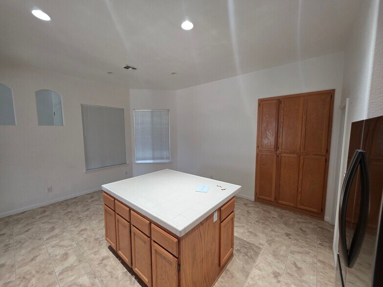 Building Photo - 2271 Celtic Dr