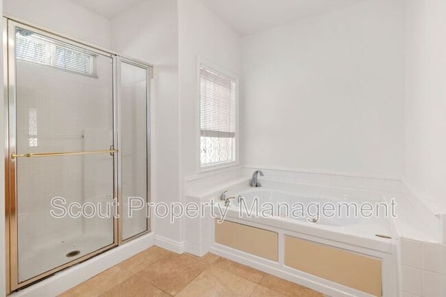 Building Photo - 41829 St Thomas Ct