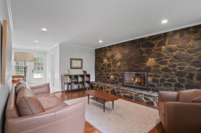 Building Photo - 4203 Maple Tree Ct