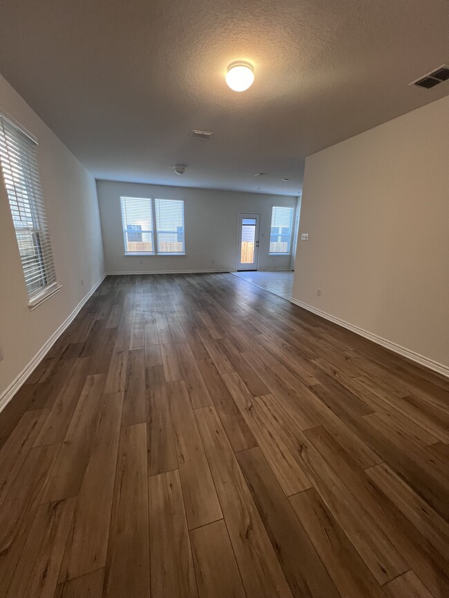 Big Family room - 14839 Vance Jackson Rd