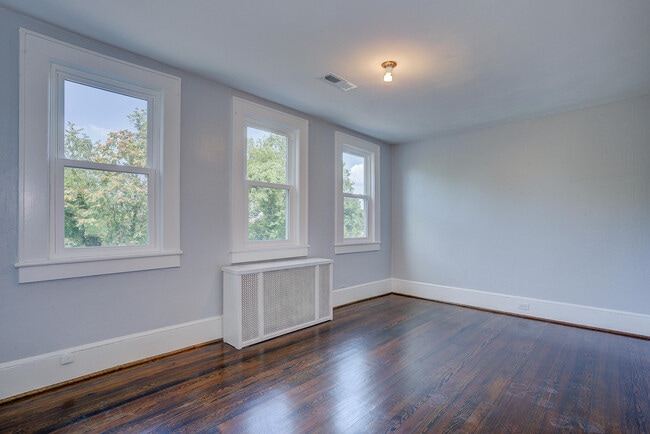 Building Photo - 1414 Hamilton Terrace SE