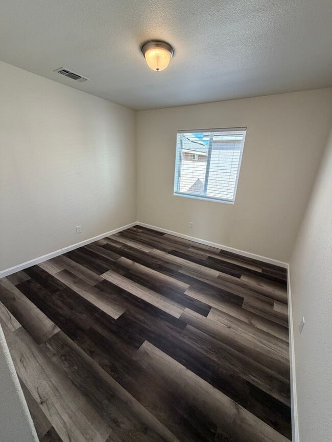 Building Photo - 1327 Belmont Dr