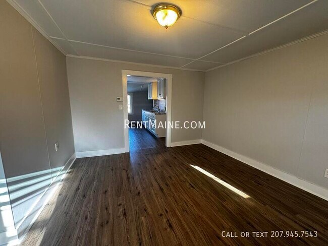 Building Photo - 131 College Ave