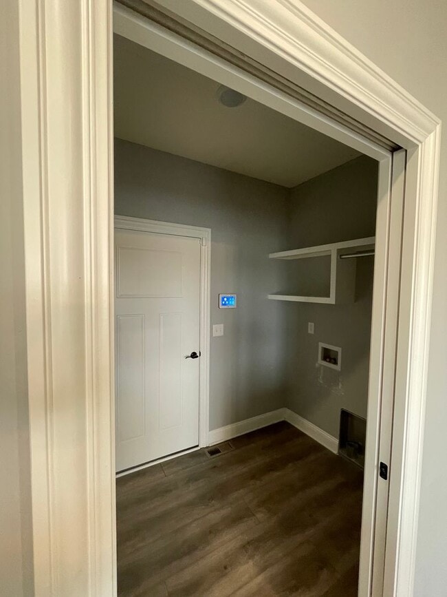 Building Photo - 3419 Laughlin St