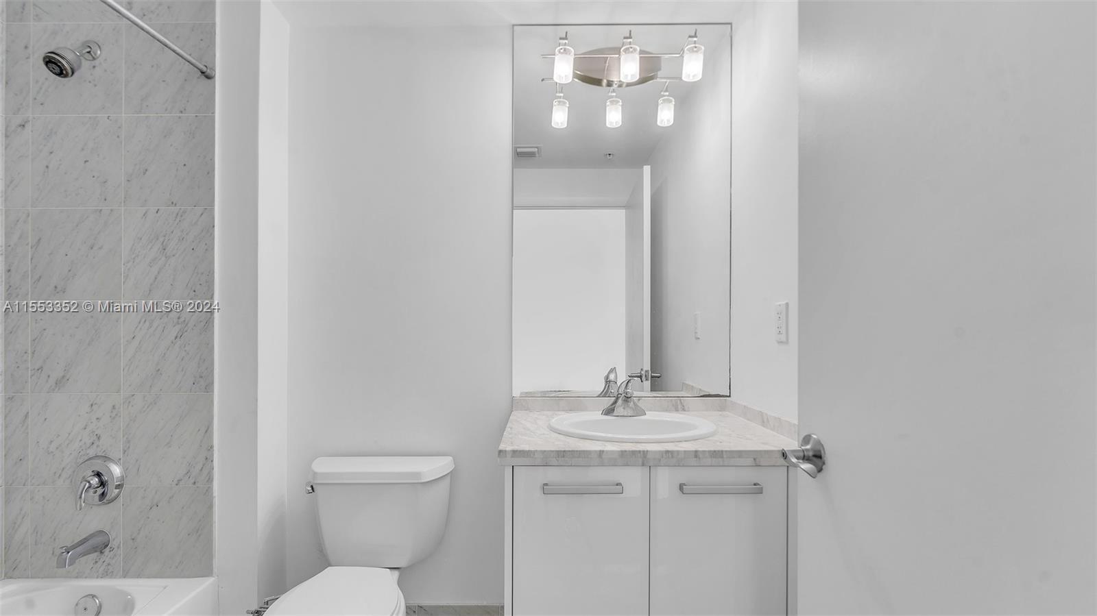 Building Photo - 253 NE 2nd St