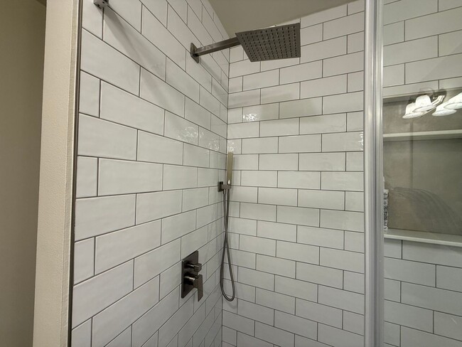 Building Photo - 19102 20th Dr SE