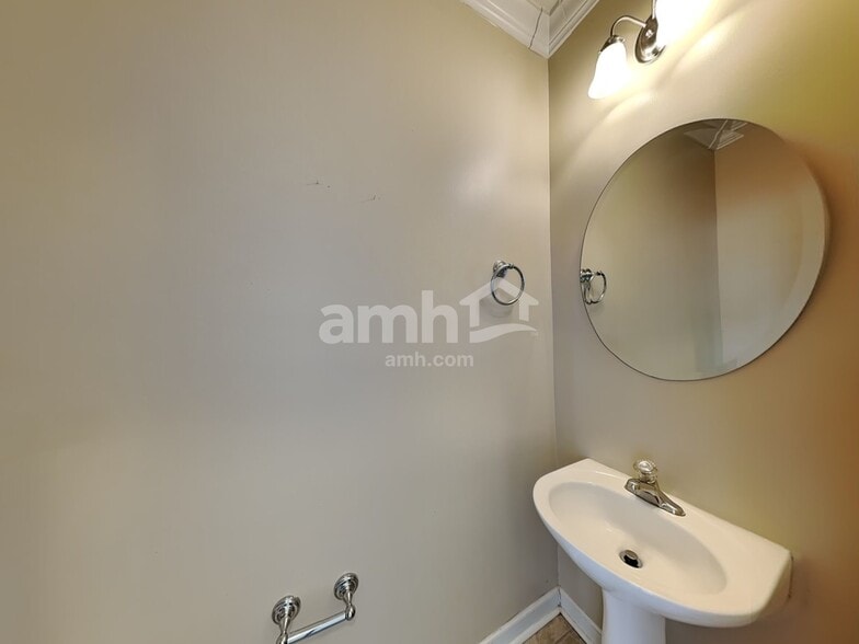 Building Photo - 8539 Suttonview Dr