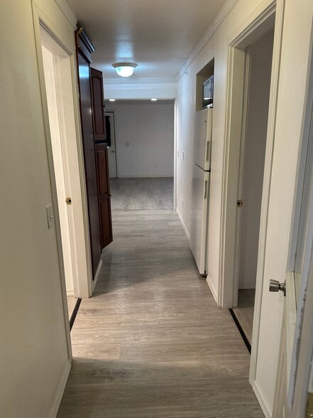 Building Photo - 1160 Park Ave