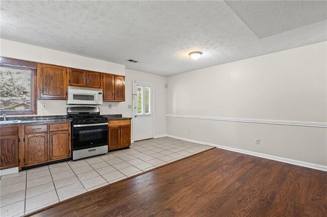 Building Photo - 2122 Fieldstone View Ct SE