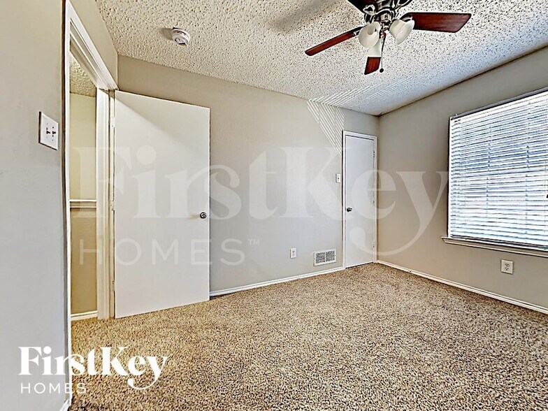 Building Photo - 530 Alameda Ave