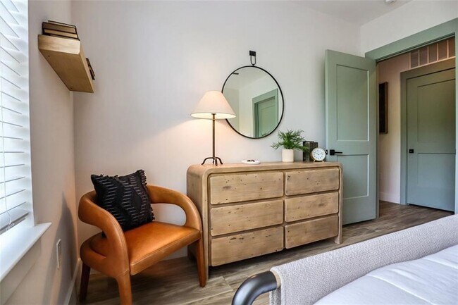 Building Photo - 1330 Fairmont Ave NW