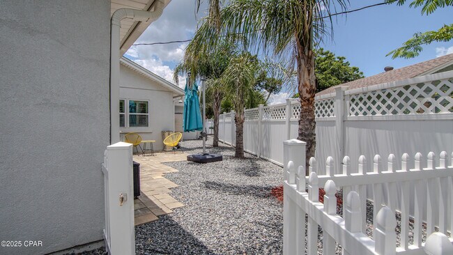 Building Photo - 2501 High Ave