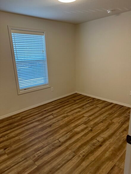 Building Photo - 309 Lithia Ave