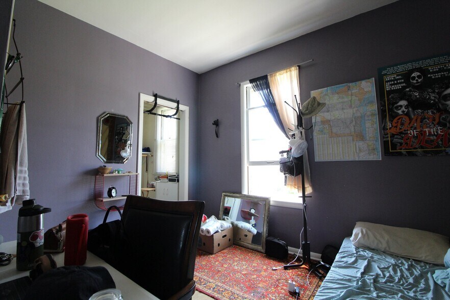 Building Photo - 2933 N Newhall St