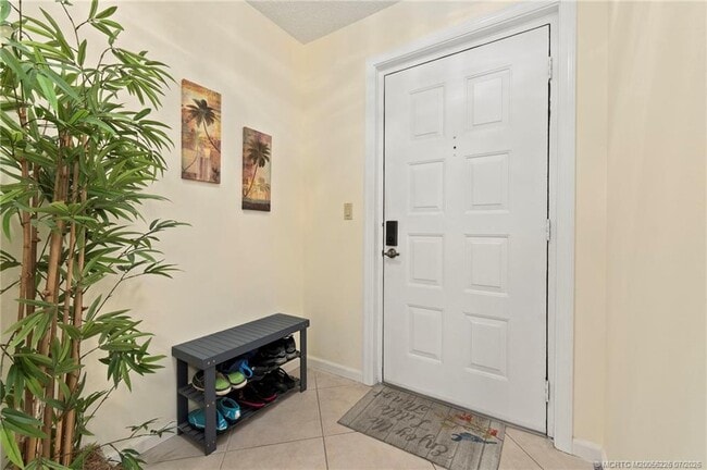 Building Photo - 3100 SE Pruitt Rd