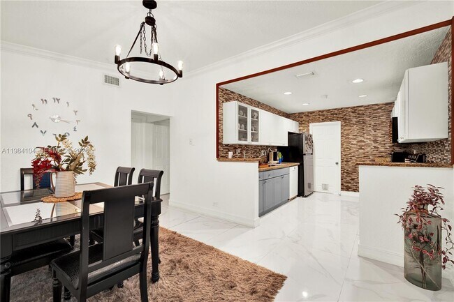 Building Photo - 6400 SW 62nd Ct