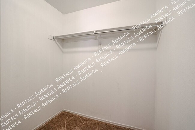 Building Photo - Centrally Located in El Mirage