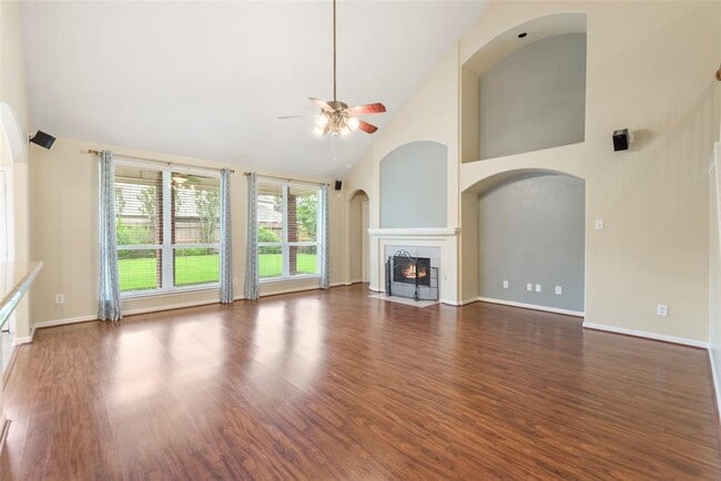 Building Photo - 25727 Shady Spruce Ln