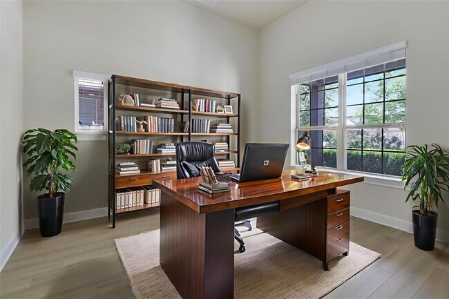 Building Photo - 3009 Silvergrass Cv