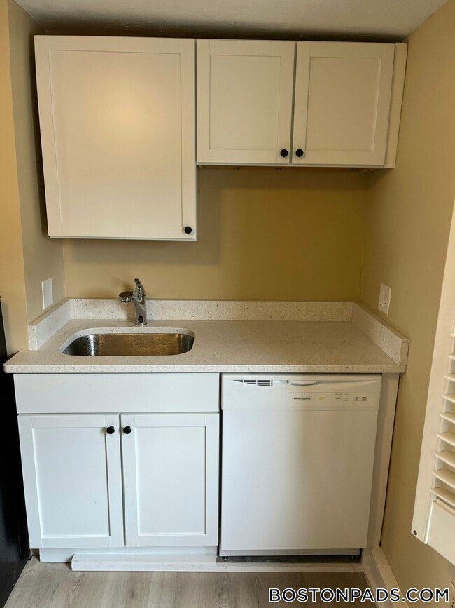 Building Photo - 5 Grimes St