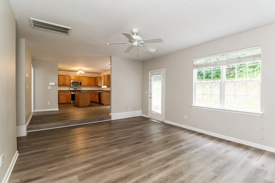 Building Photo - 4625 Canipe Dr