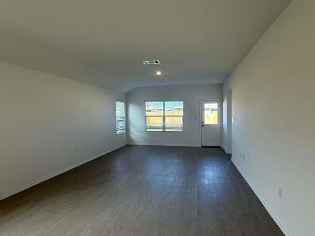 Building Photo - 205 Herald Dr