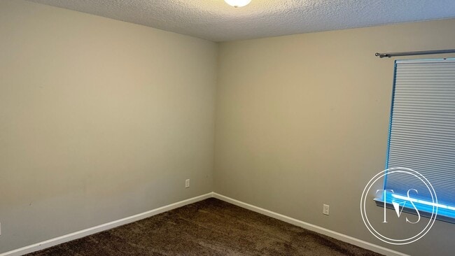 Building Photo - SPRING MOVE-IN SPECIAL and RATE DROP ALERT...