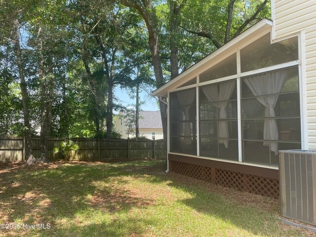Building Photo - 151 Bayshore Dr