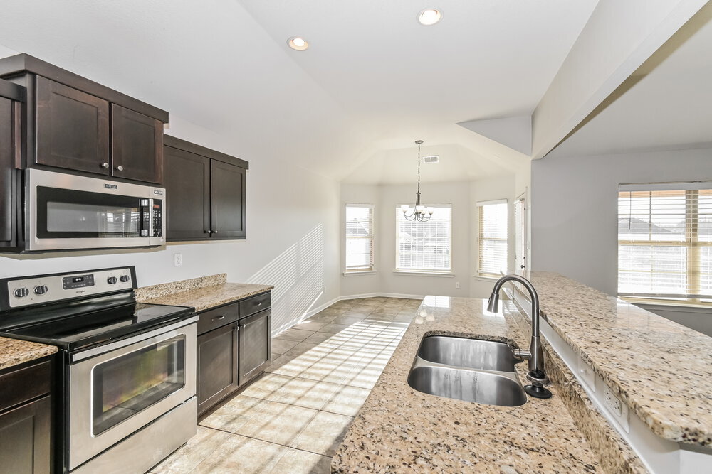 Building Photo - 2805 S Cherry Dr