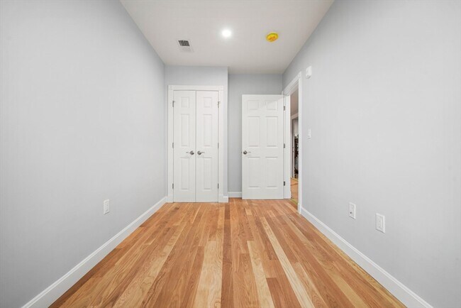 Building Photo - 71 Old Harbor St