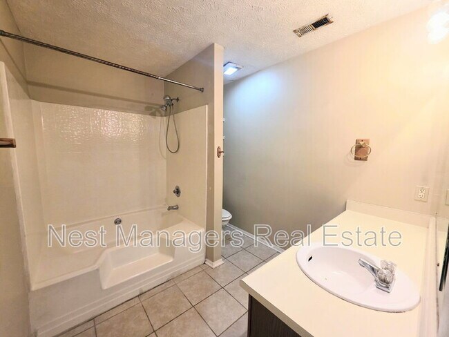 Building Photo - 1861 Tryon Dr