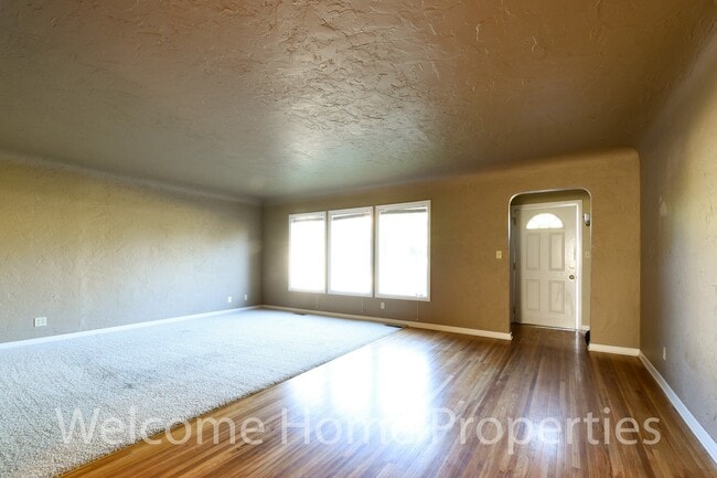 Building Photo - Great 3 Bedroom Home Close to WWU