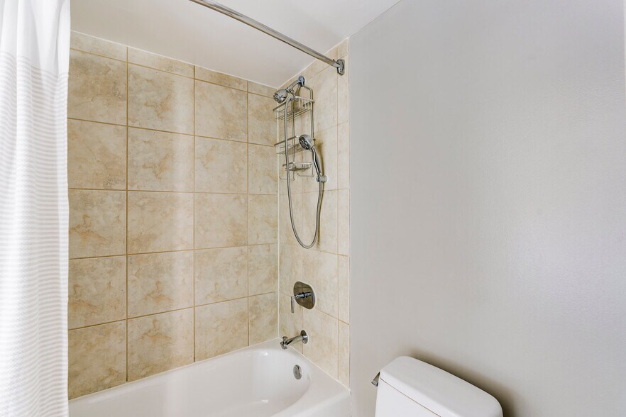 Building Photo - 4835 Cordell Ave