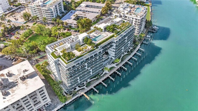 Building Photo - 9221 E Bay Harbor Dr