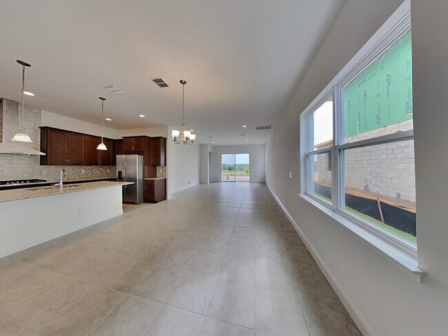 Building Photo - 15709 Vetta Dr