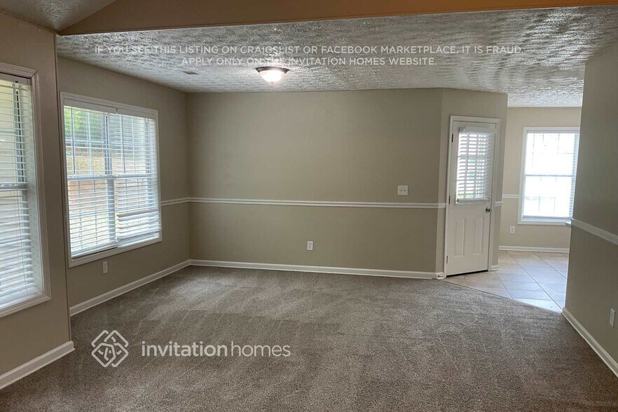 Building Photo - 3990 Piper Glen Dr NE