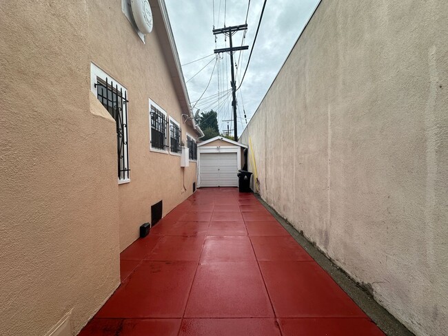 Building Photo - GORGEOUS Los Feliz PRIME 3 Bed Home for Lease NOW Limited Showings!!!
