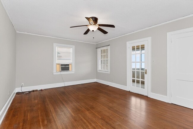 Building Photo - Adorable One Bedroom Apartment in Elizabeth!