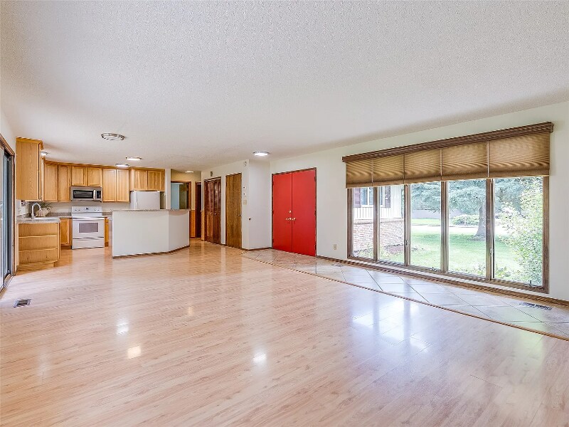 Building Photo - 125 Sherry Ln