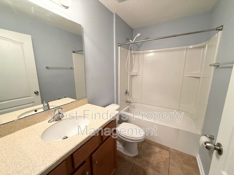Building Photo - 551 Glendale Ln