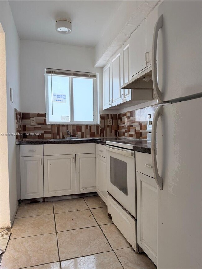 Primary Photo - 8447 NW 4th Ave